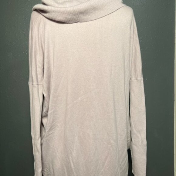 Victoria Secret Womens Soft Light Purple Pink Scoop Neck Winter Sweater Size XS - Picture 5 of 8